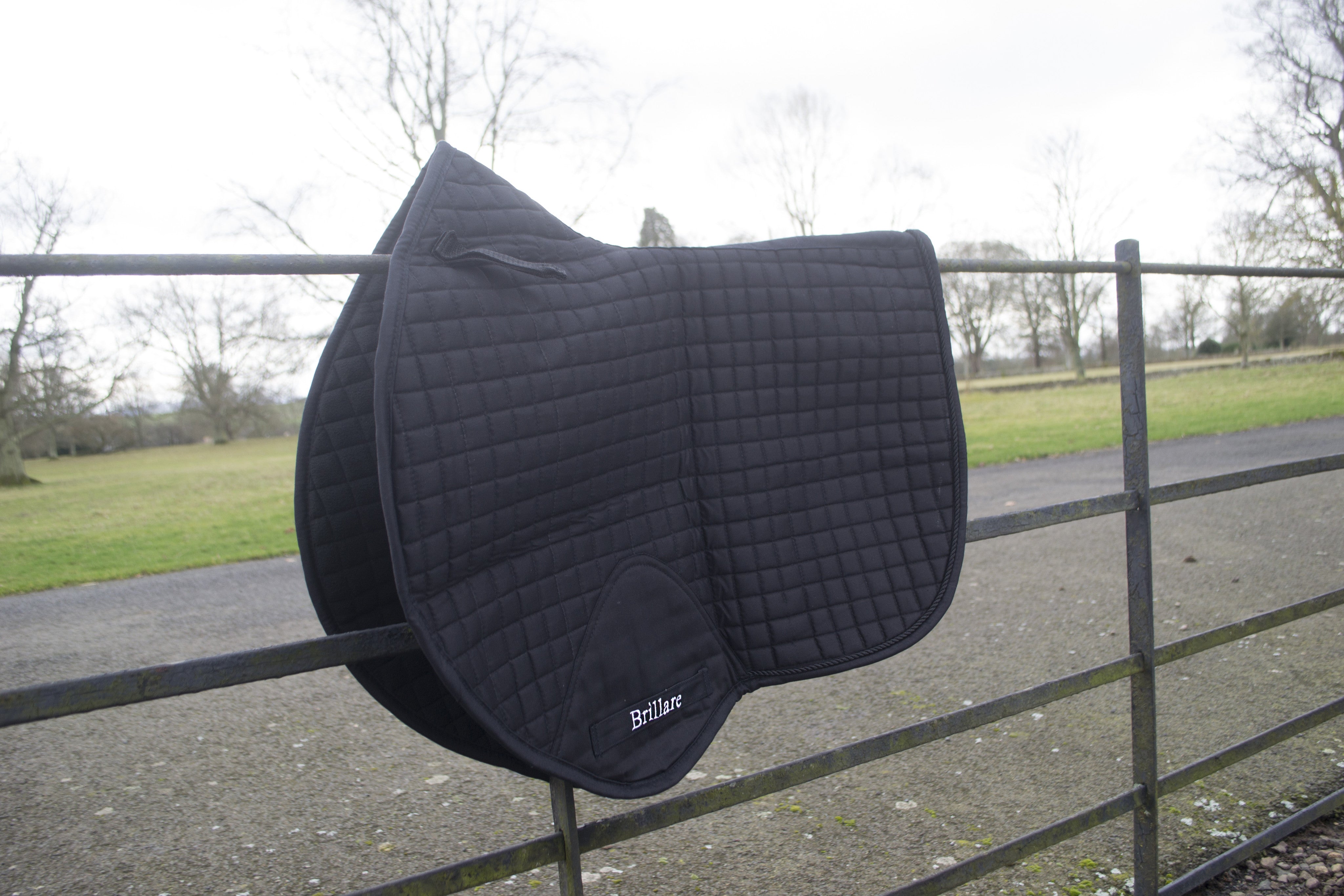 Plain Close Contact Saddlepads