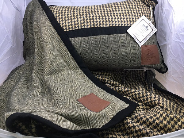 Downton Abbey Hunt Club Pillow Black & Tan