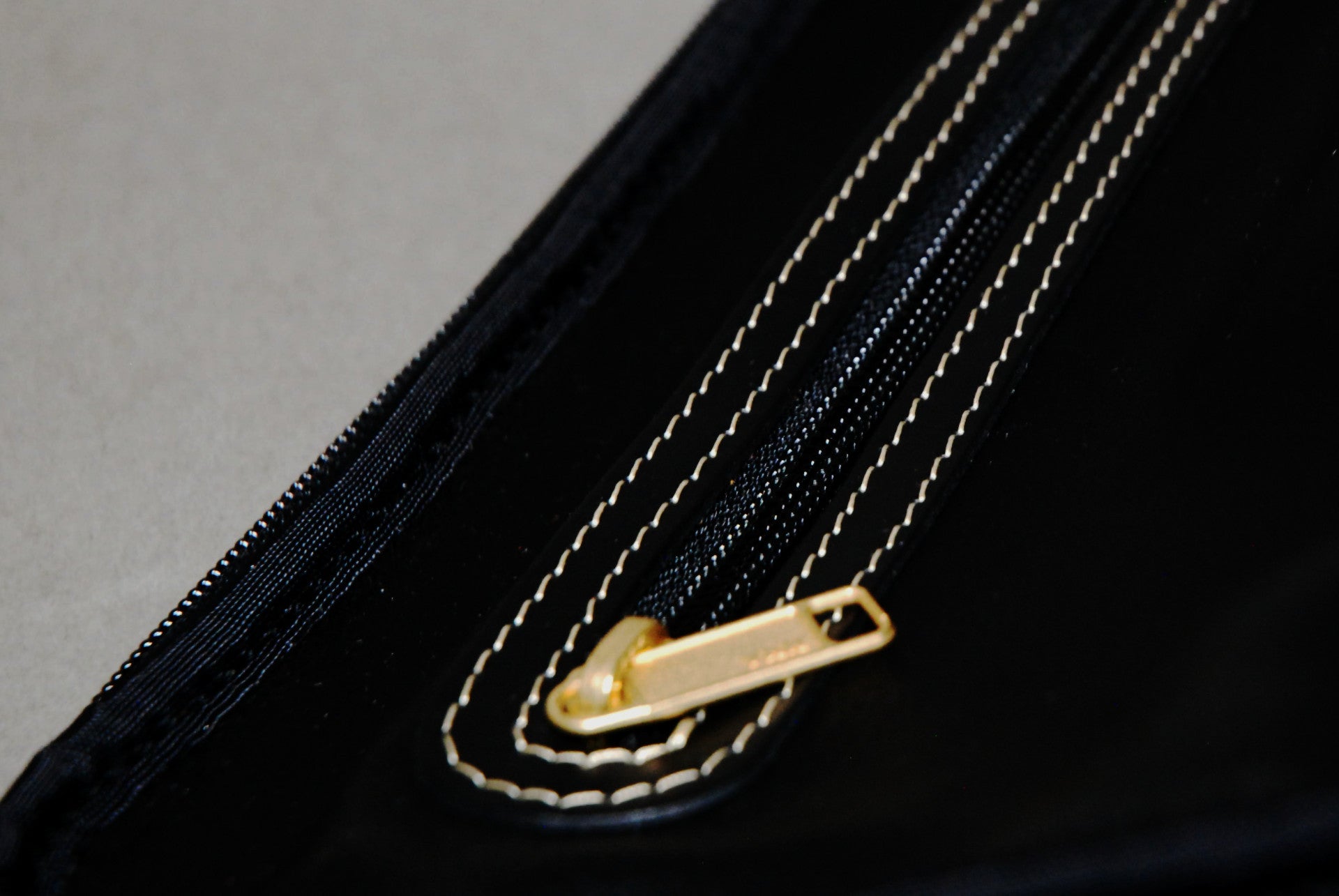 TOILETRY BAG - BUFFALO