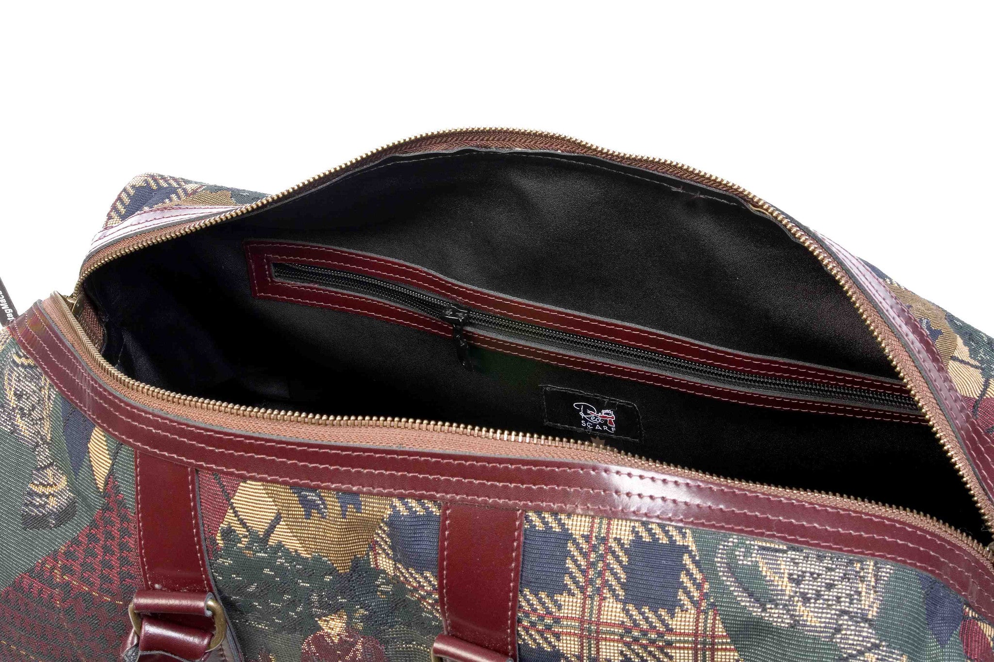 Classic Duffel Trophy Hunter Tapestry / Carry-on