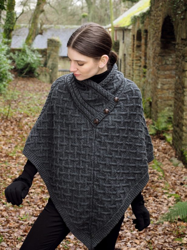 Nua Merino Wool Poncho